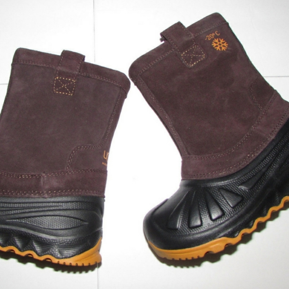 NEW w/Box-Kids UGG Brown Everett Boots 1